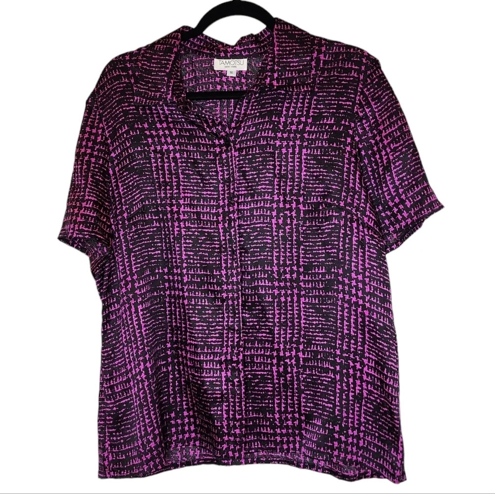 Tamotsu 100% silk fushia black button down short sleeve shirt. Size Large